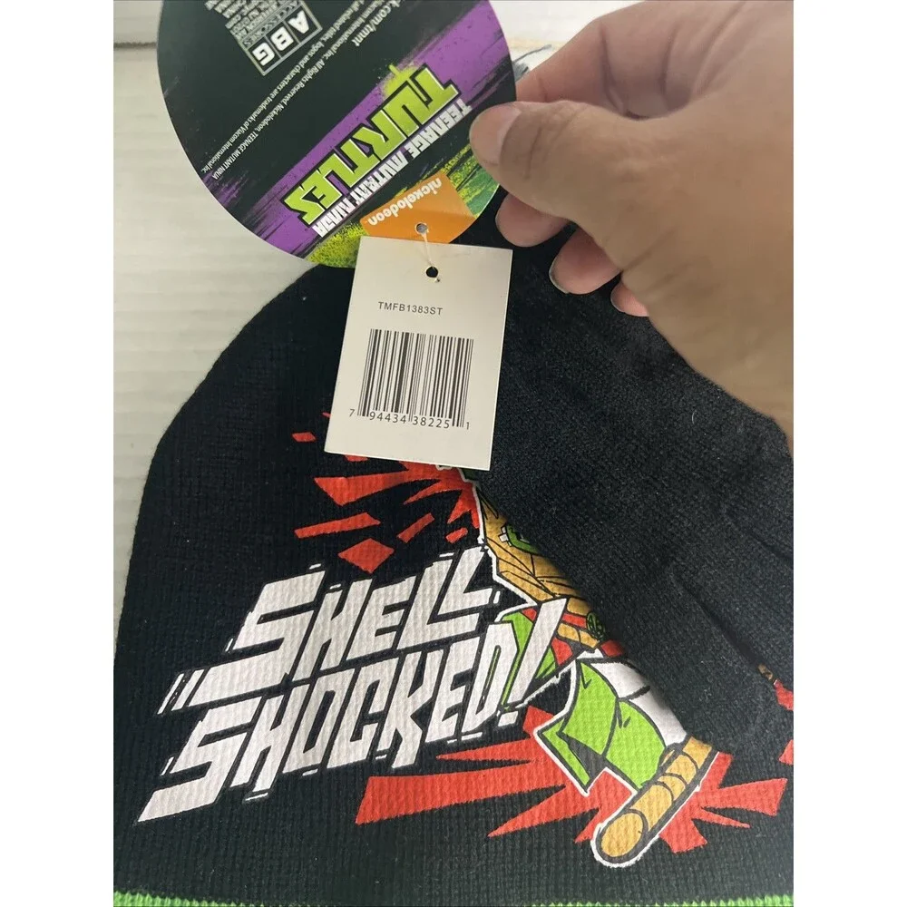 TMNT Shell Shocked Boys Beanie Hat & Gloves Black‎ Pom Pom NEW